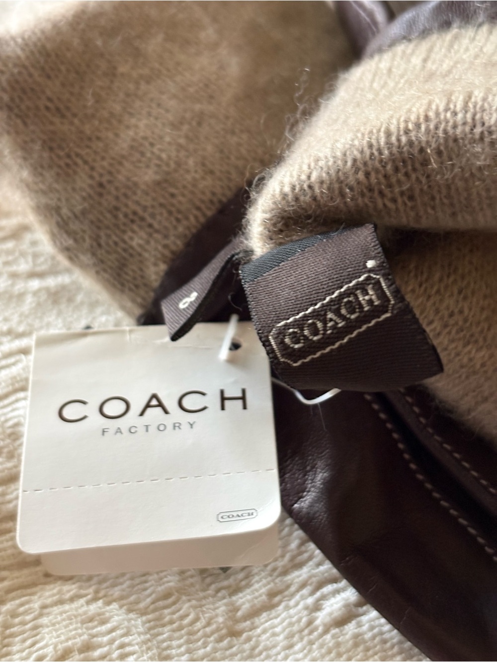 COACH NWT Mahogany Brown Soho Leather Cashmere Lined Buckle Gloves Size 8 F80303 - Picture 8 of 9